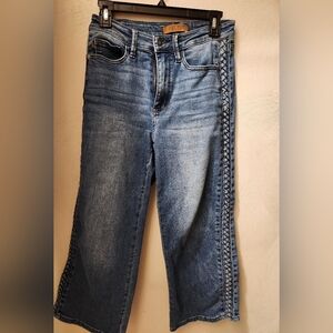 EUC Women's Judy Blue Wide Leg Cropped Jeans with Braided Detail 3/26